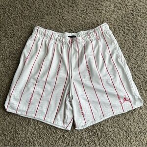 Air Jordan Shorts Men's XL White/Red Stripe Essentials Mesh 7 Inch Basketball